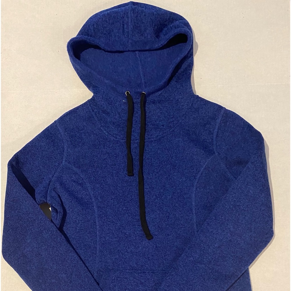 Danskin Now hooded sweatshirt. Blue and black. Small 4/6. Like new